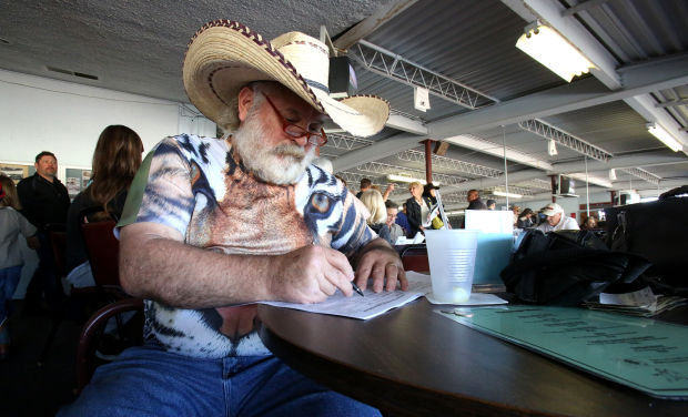 Horse racing at Rillito Race Track