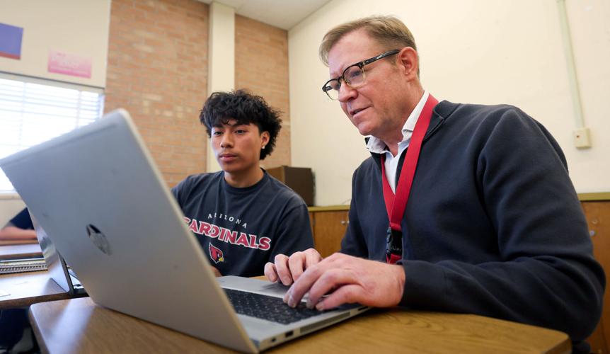 Tim Steller's column: Chuck George, TV meteorologist, returns to Tucson, teaching