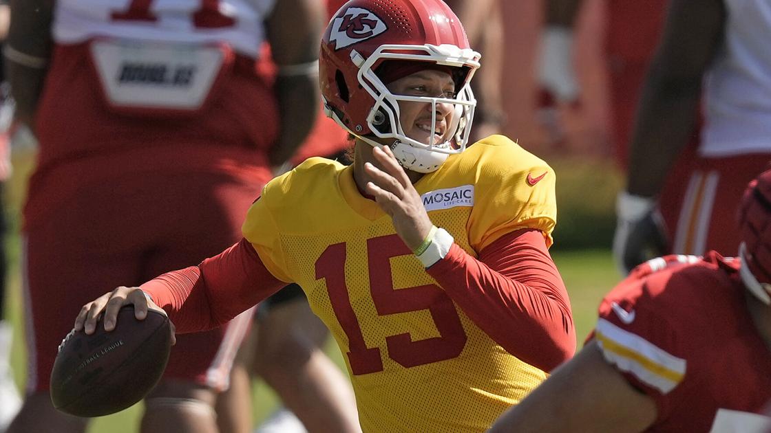Chiefs hold hot, tough practice in pads