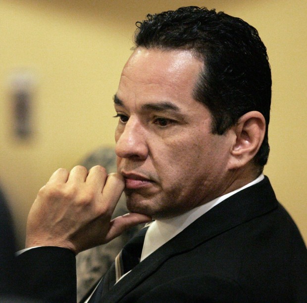 Gaxiola jury gets clashing testimony about his cellphone   