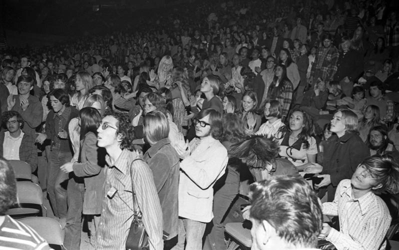 Alice Cooper crowd