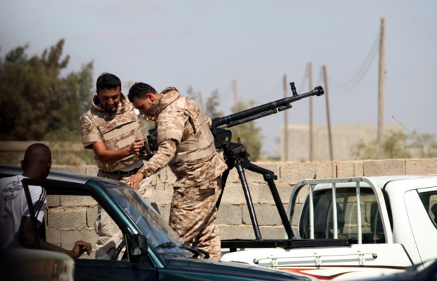 Libyan gov't takes action to disband varied militias    