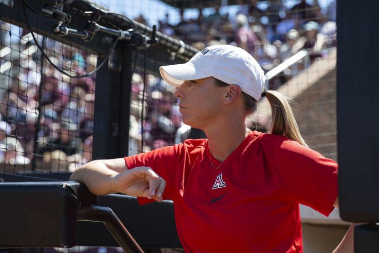 060122-tuc-spt-uasoftball-p3