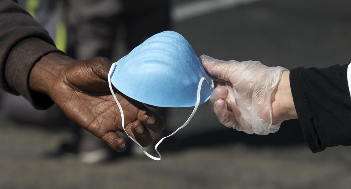 Medical students volunteer to help homeless (copy)