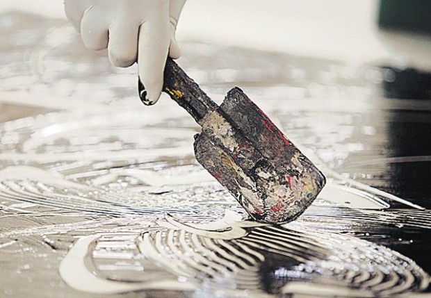 Artist makes the desert burst with color, energy  