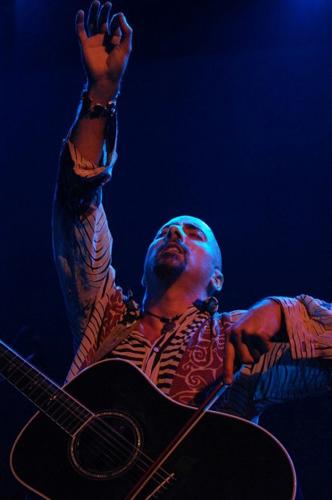 Acoustic guitarist Huckabay has sound connection here   