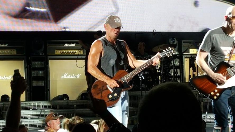 Little pickin', lots of grinin;