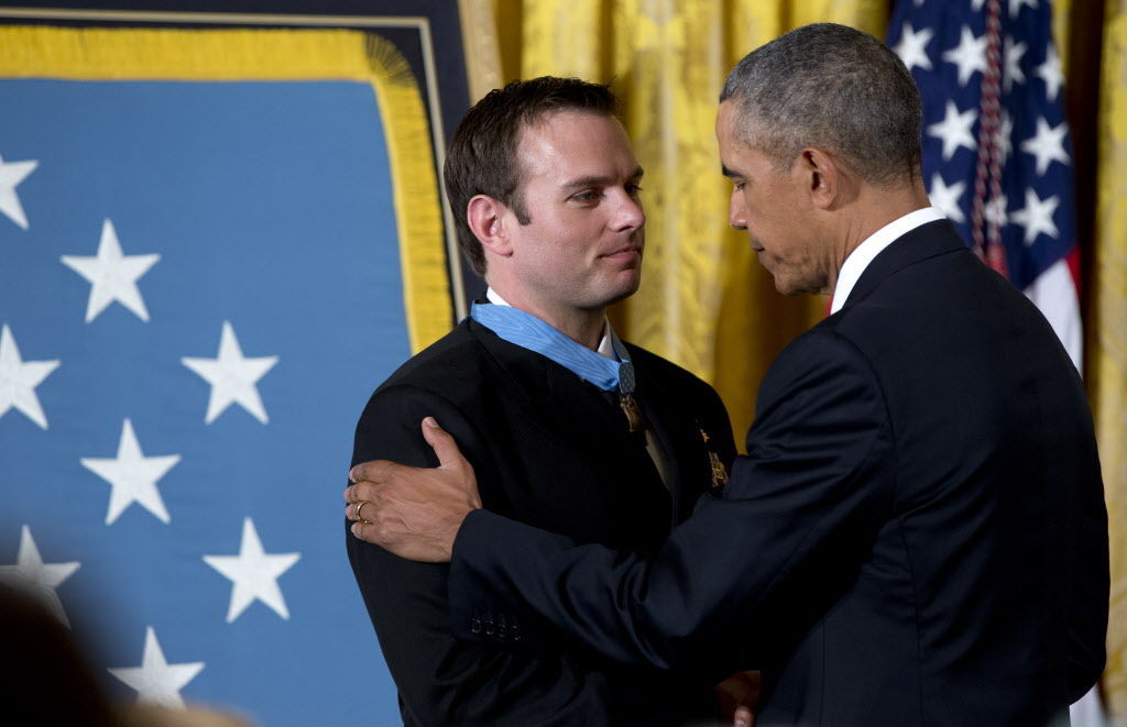 Navy SEAL receives Medal of Honor at White House ceremony