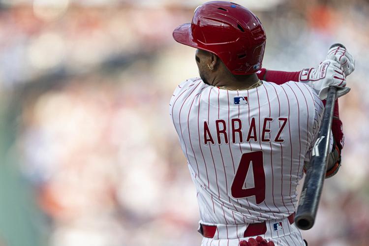 SPORTS-BBN-PHILLIES-ARRAEZ-BATTING-FILEPIC-PH