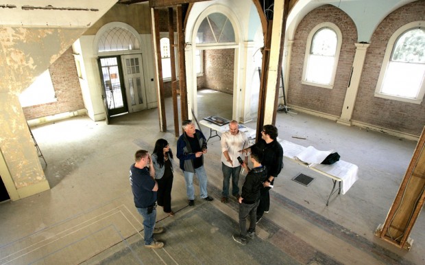 Funeral home reborn as pizzeria    