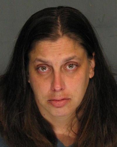 Chained teen shows up at Calif. gym, 2 arrested (update 5: 45 p.m.)  