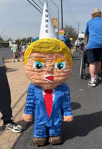 Hundreds gather at Tucson's Reid Park for 'No Kings' rally