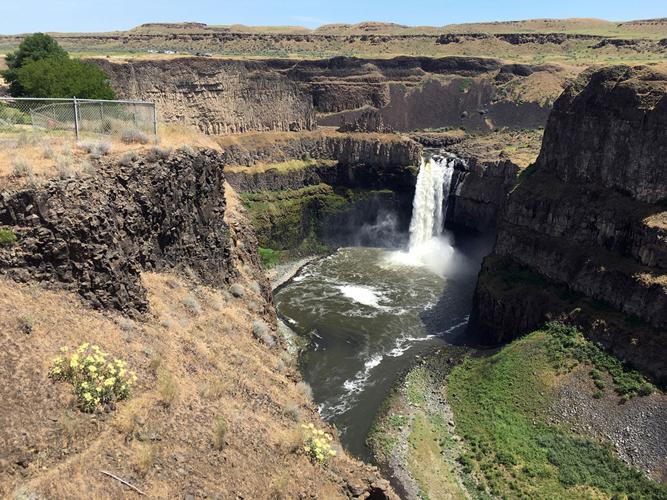 AV-PALOUSEFALLS-HIKING-SAFETY-1-SR