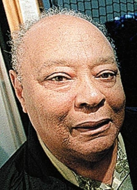 Earl Woods succumbs to cancer at age 74  