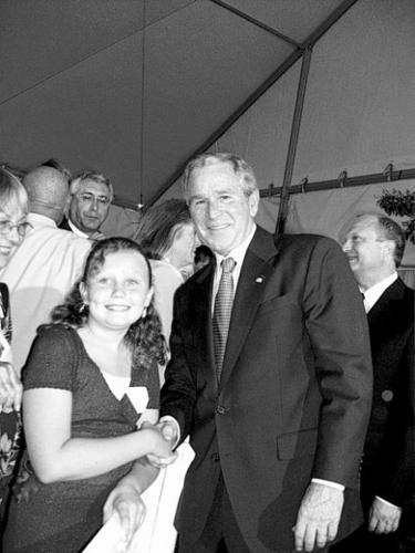 Political Notebook by Daniel Scarpinato : Bee gets photo-op with Bush, sort of  