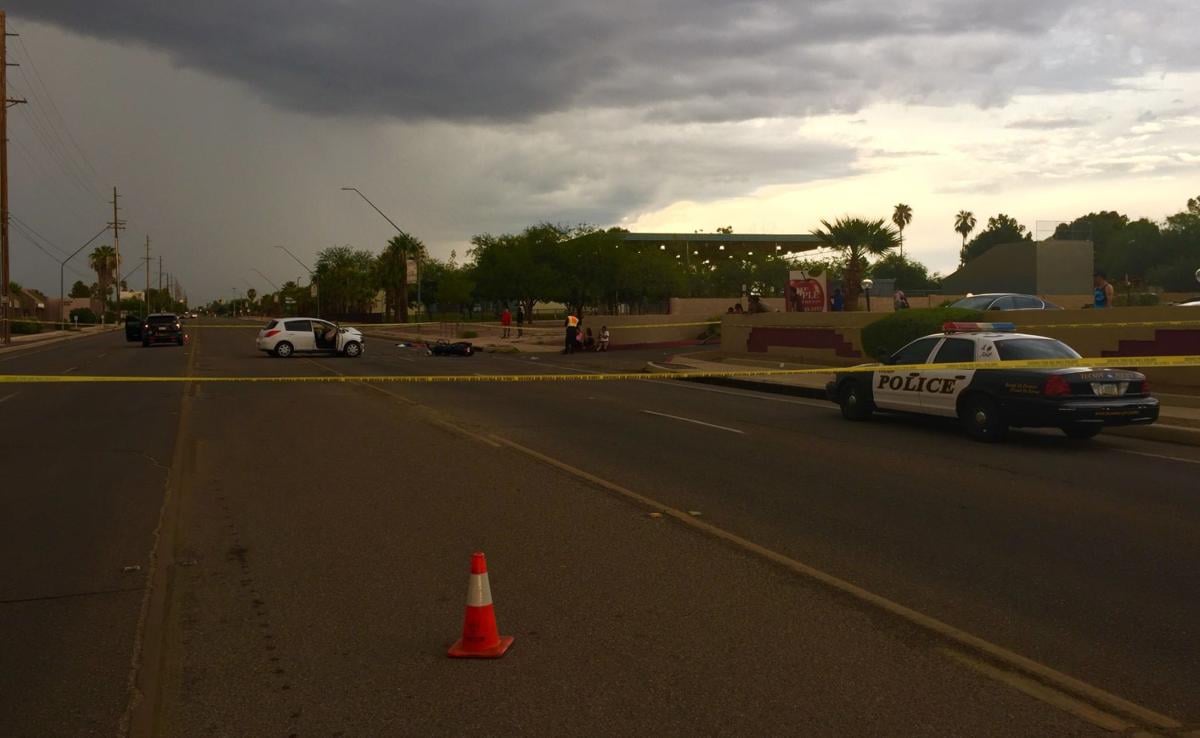 Vehicle crash closes part of 29th Street