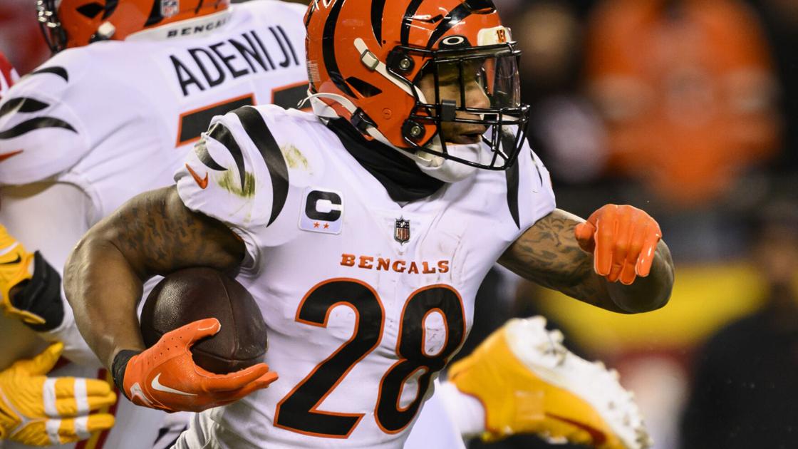 Bengals’ Mixon charged, reportedly for pointing gun at woman