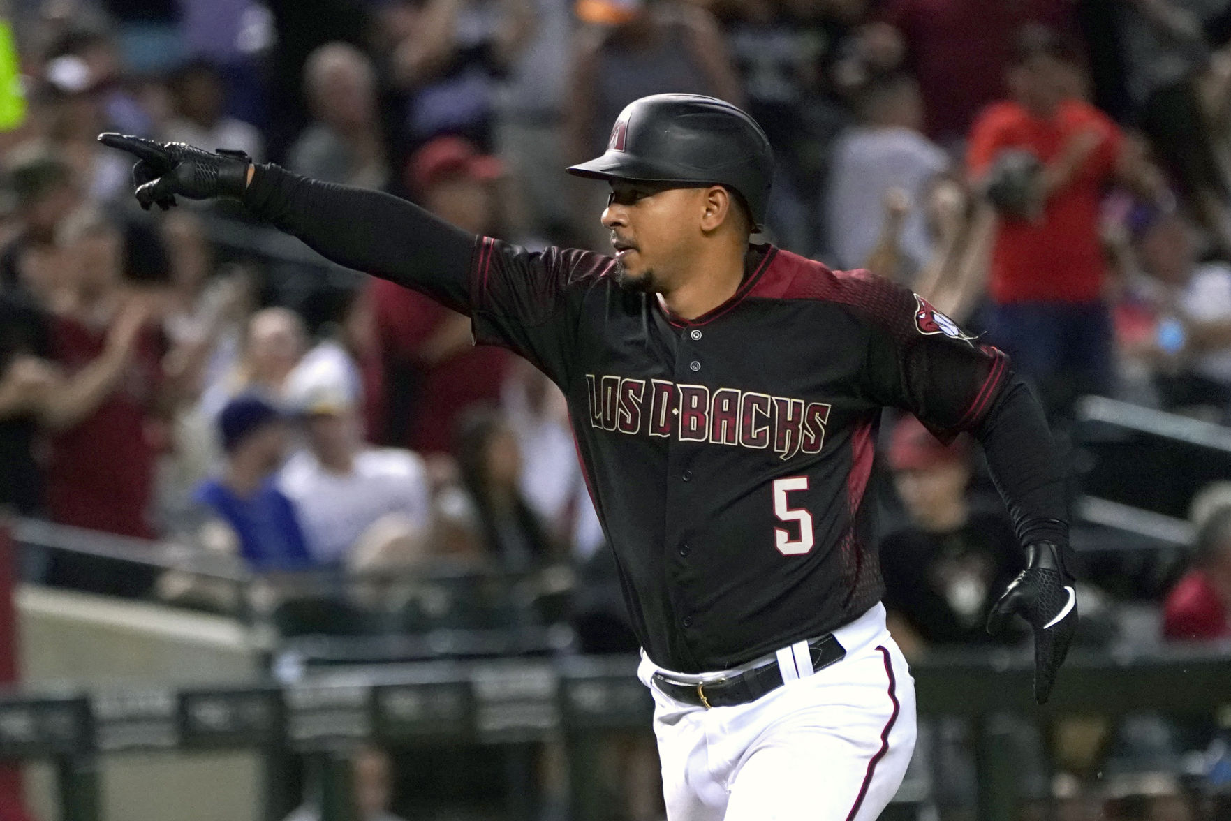 D-backs set Chase Field attendance mark in beating Dodgers