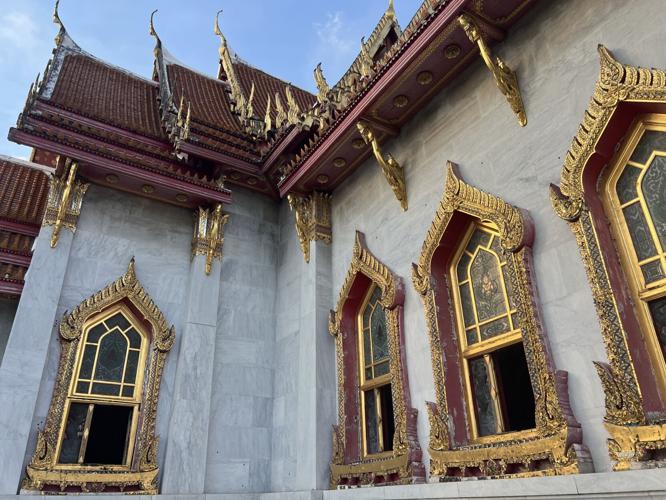 122724-cbn-news-thailand-p6 (outside temple)