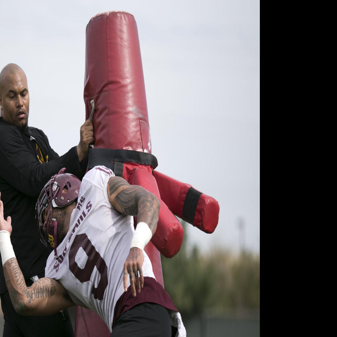 Arizona Football Coaching Search Continues With A New Name Joining The Mix Ex Cat Antonio Pierce Arizona Wildcats Football Tucson Com