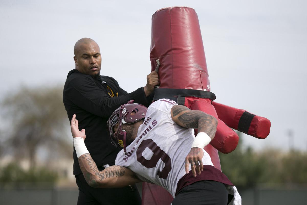 Arizona Football Coaching Search Continues With A New Name Joining The Mix Ex Cat Antonio Pierce Arizona Wildcats Football Tucson Com