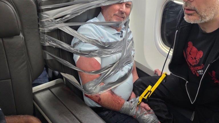 Tucson man wouldn't de-escalate on flight, fellow passenger says