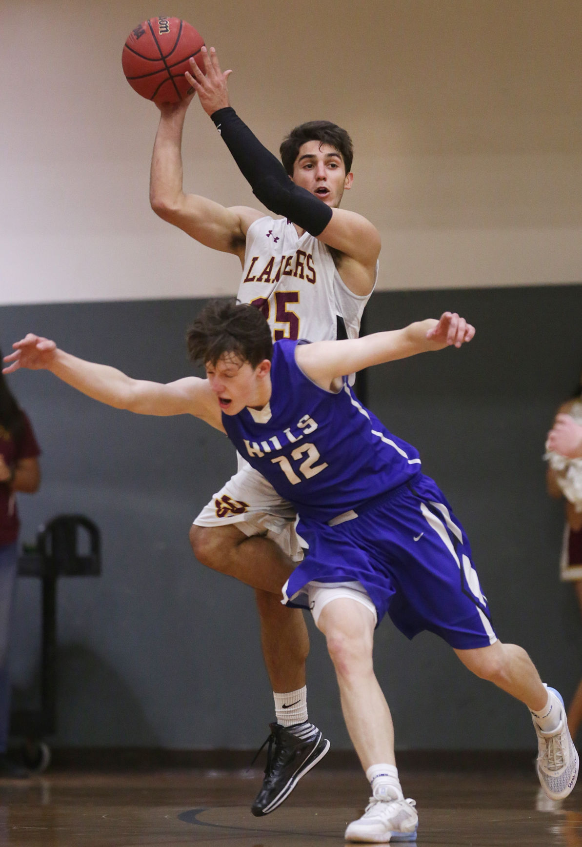 Salpointe Catholic vs. Catalina Foothills in boy's basketball 4A state semifinal