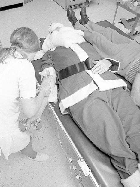 Tucson Time Capsule : Santa's just giving blood  