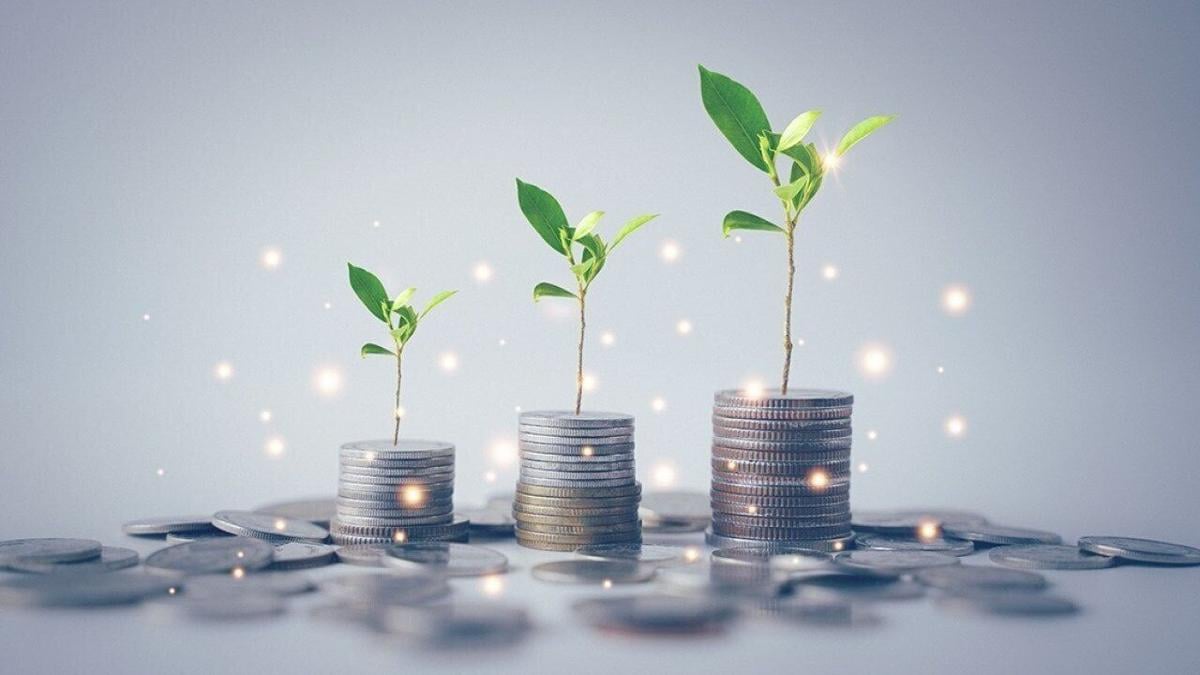 6 ways to work toward financial freedom in 2025