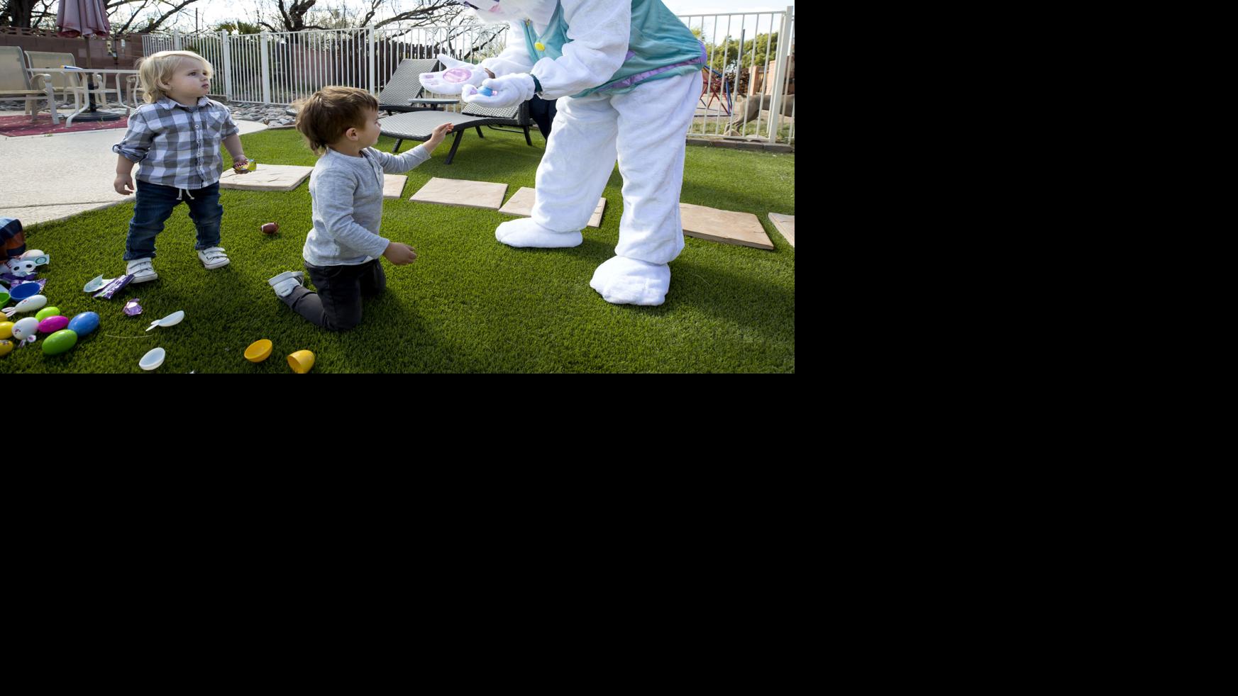 Photos Tucson families have small Easter egg hunts Latest News