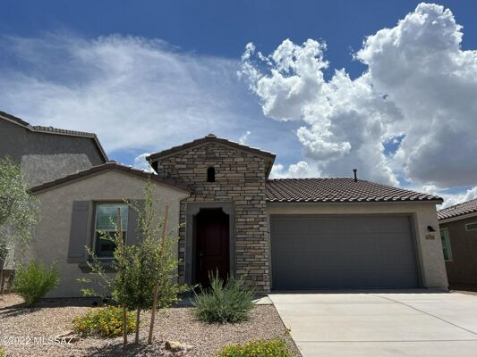 3 Bedroom Home in Tucson - $2,500