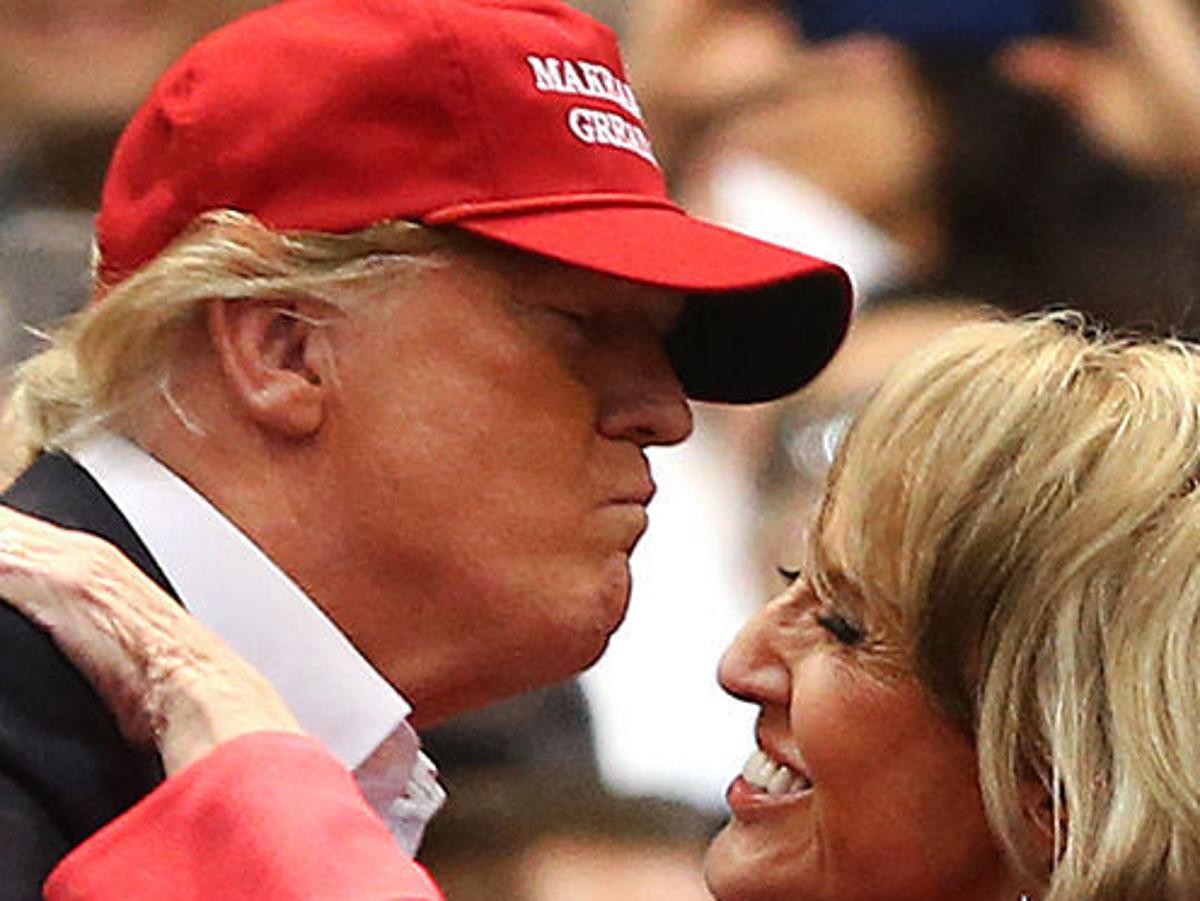 Jan Brewer Fed Up With Being Called Bigot Prefers To Be Called National Embarrassment For Supporting Trump Fitz Blog Tucson Com
