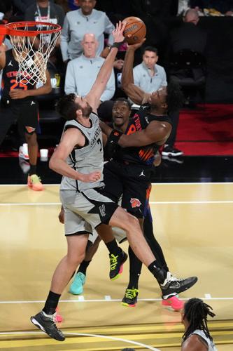 NBA: Emirates Cup Championship-San Antonio Spurs at New York Knicks