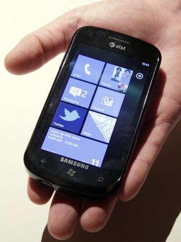 Microsoft debuts latest entry in cell-phone software market   