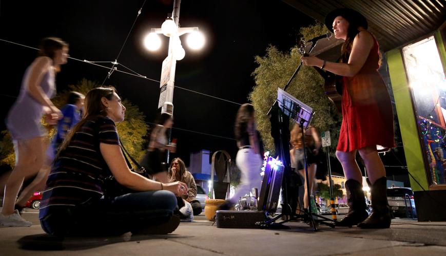 Buskers in Tucson