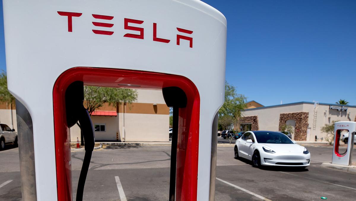 Tesla, charging, Marana, 2022