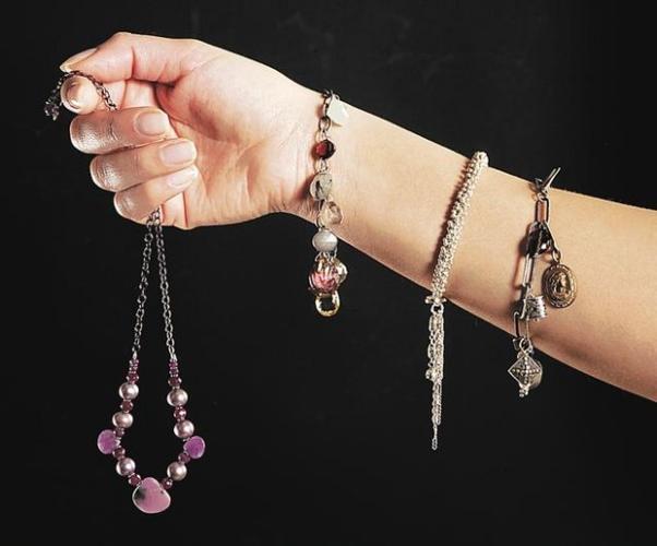 The Jewel Smithery has unique artisans  