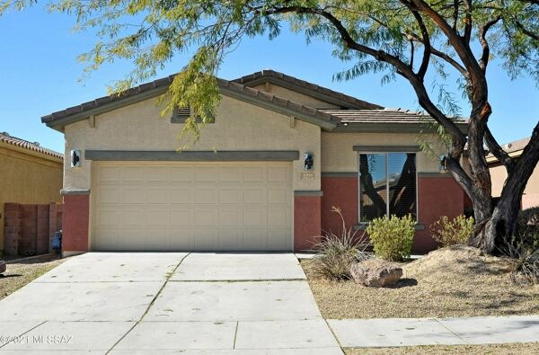 4 Bedroom Home in Marana - $2,495