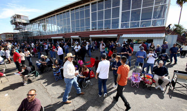Horse racing at Rillito Race Track