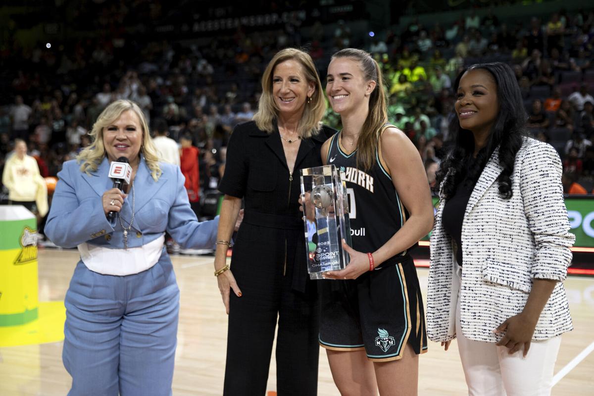 Ionescu's record 37 points win 3point contest