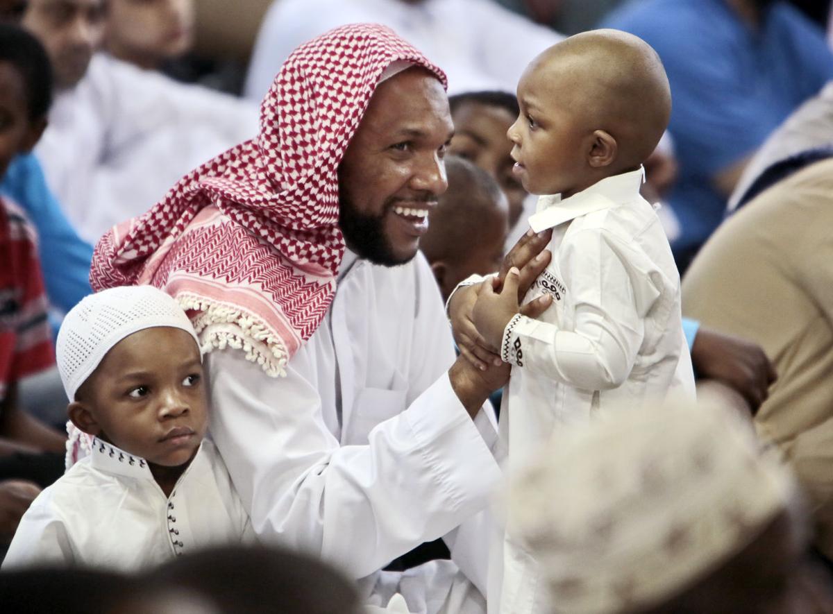 Tucson Muslims celebrate end of Ramadan