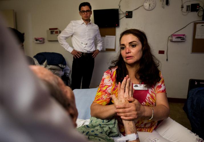 Gloria de la Rosa is granted humanitarian pass