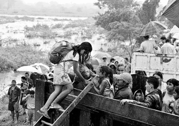 Thousands flee Felix's wrath  