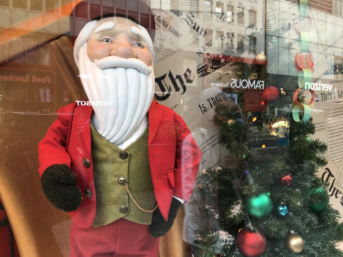 MacysChristmasWindow1.JPG