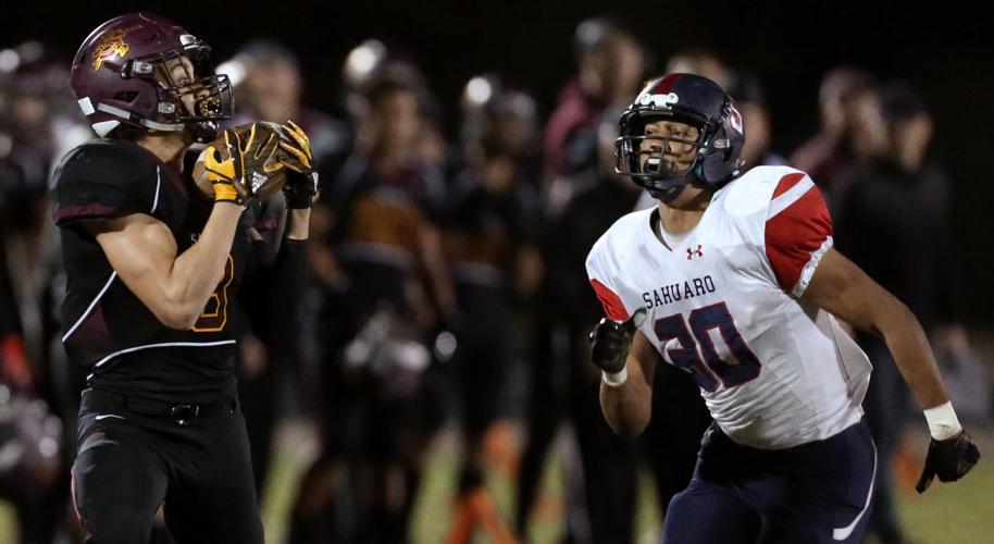 111718-spt-hsfb salpointe-p11.jpg