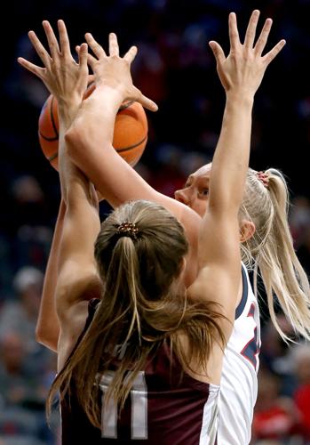 110222-tuc-spt-uawomenshoops-p2