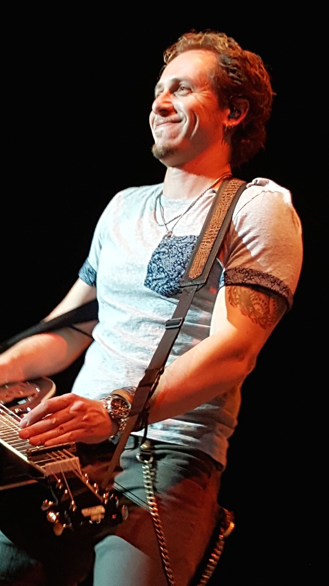 Slide guitar whiz