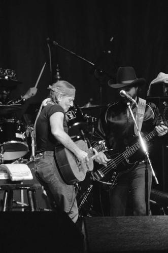 Willie Nelson, Bee Spears