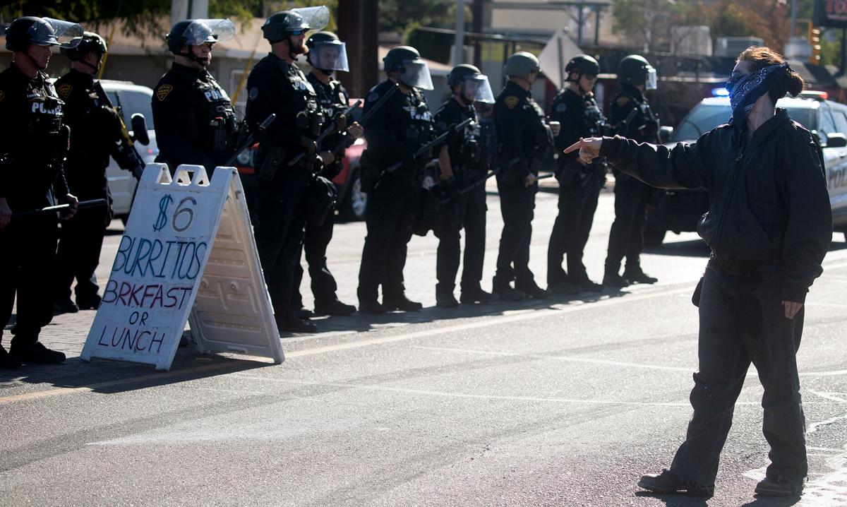 Protesters clash with federal agents