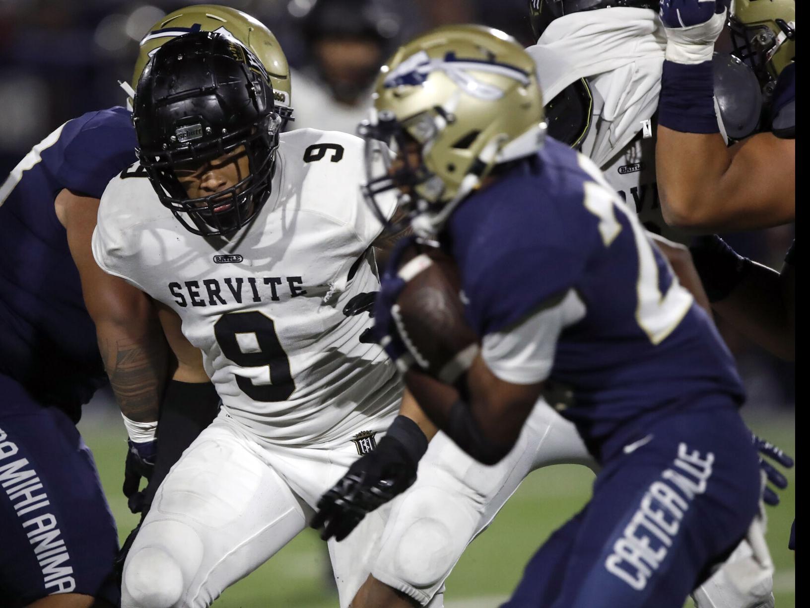 Manu in the middle: Servite HS linebacker, prep teammates hope to  jump-start Wildcats program
